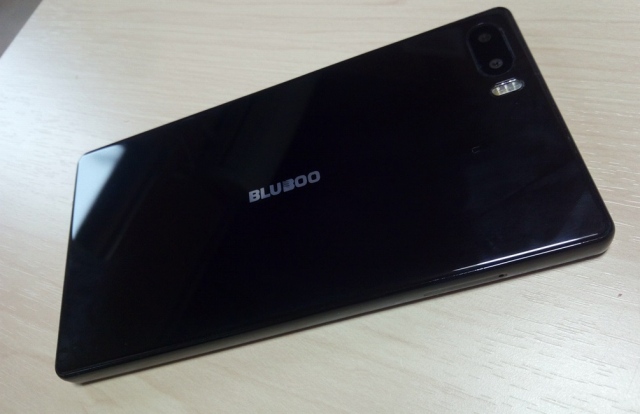 BLUBOO S1の背面