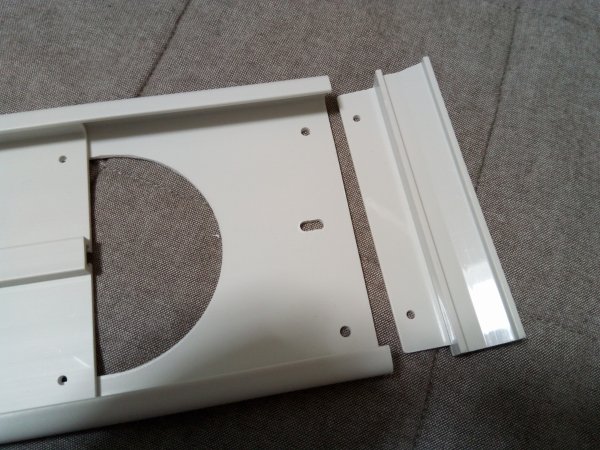 パネルと下レール用アタッチメント