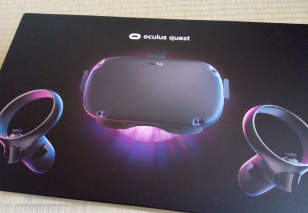 Oculus Questの箱